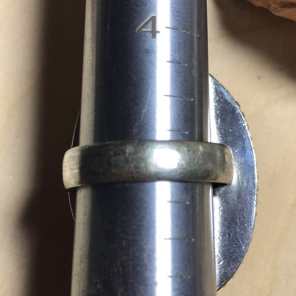 Sterling and blue agate ring. - Picture 4 of 5